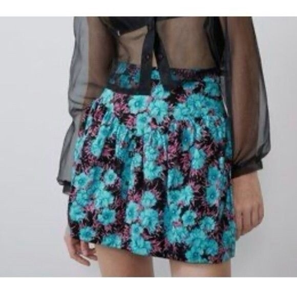 Zara Dresses & Skirts - ZARA‎  Multicolor PRINTED MINI SKIRT TRF Floral High Waist 24" Size XS O2791